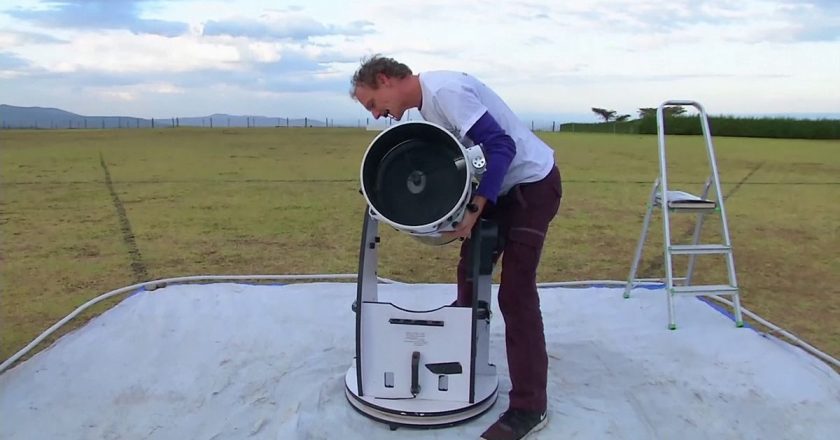 Astronomi mobil teleskopla Afrikalı çocuklara ulaşıyor