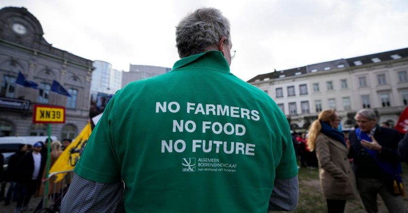 Çiftçiler neden Avrupa'daki hükümetleri protesto ediyor?