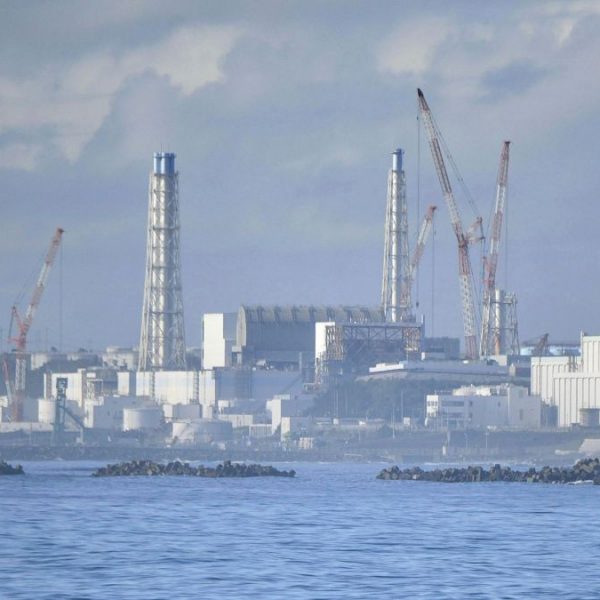 Japonya, Fukushima nükleer santralinden gelen radyoaktif atık suyu okyanusa boşaltmaya başlıyor