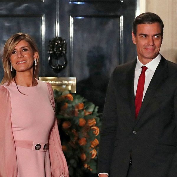 İspanya: Eşi yolsuzlukla suçlanan Başbakan Sanchez kamu görevini askıya aldı
