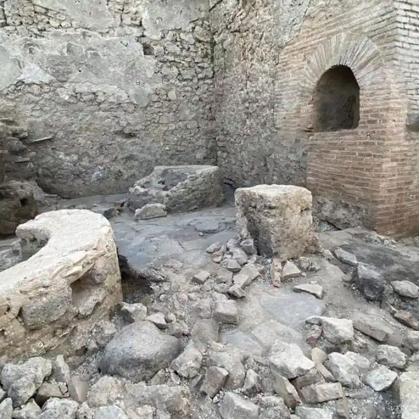 Pompeii: Arkeologlar kölelerin hapsedildiği ve sömürüldüğü bir hapishane-fırın yapısını gün ışığına çıkardı