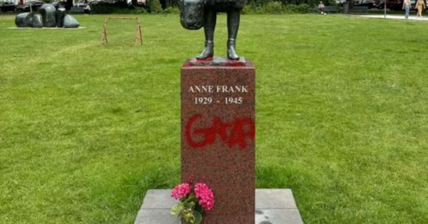 Amsterdam'daki Anne Frank heykeli bir ay içinde ikinci kez tahrip edildi